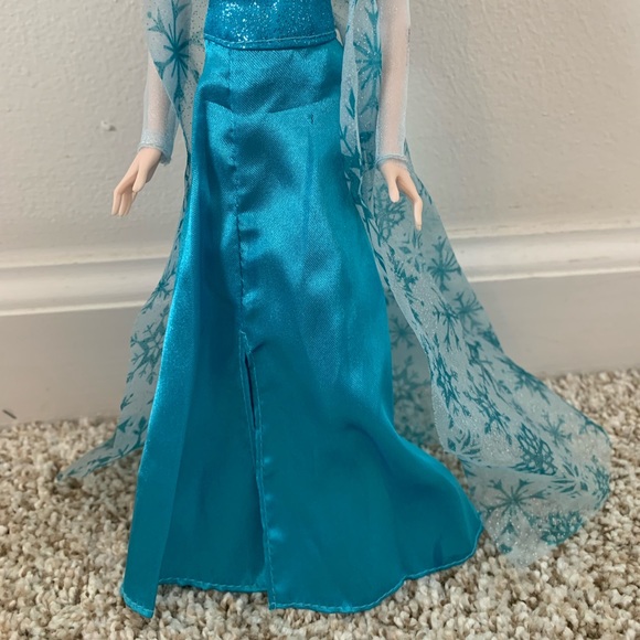 DISNEY PRINCESS FROZEN 1 CLASSIC ELSA DOLL - Picture 5 of 8